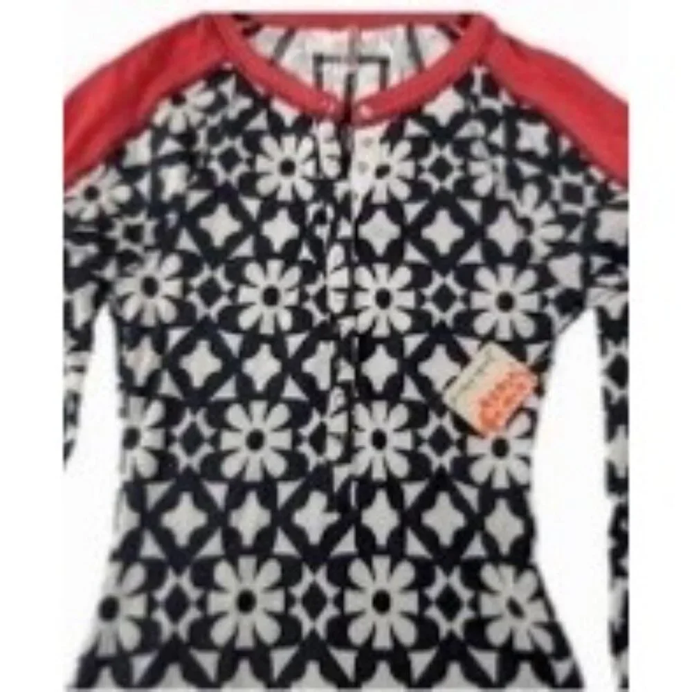 FP Movement by Free People Kick Off Printed Layer Top Black Red White Graphic L - Picture 2 of 16